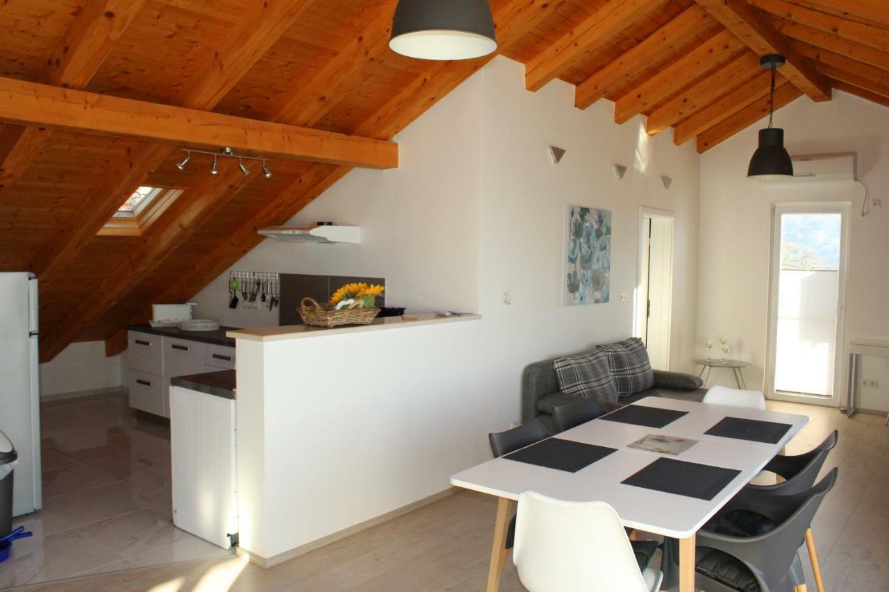 Mihaela Apartment *