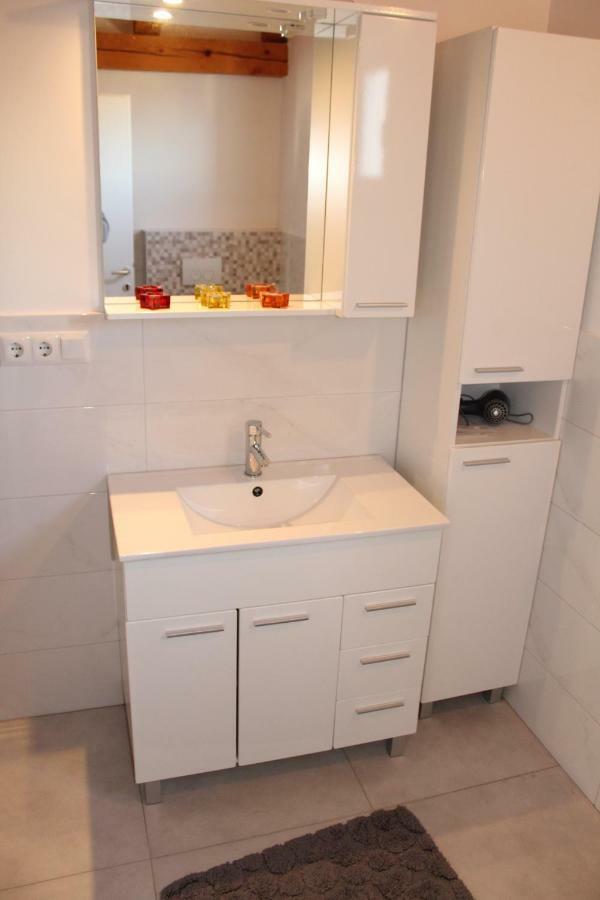Apartment Mihaela *