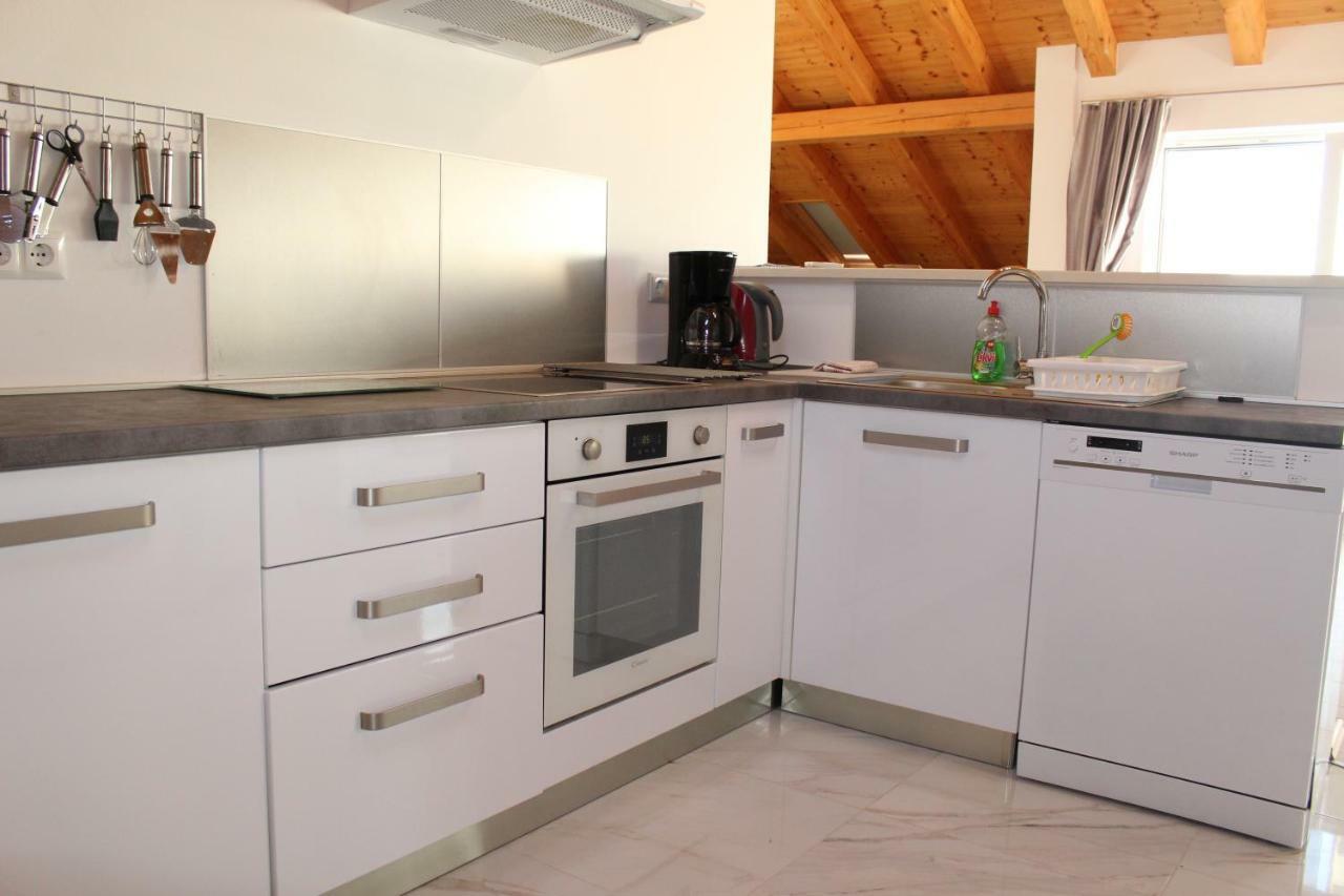 Mihaela Apartment