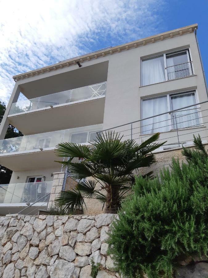 Apartment Mihaela *