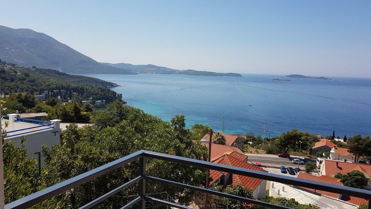 Mihaela Apartment